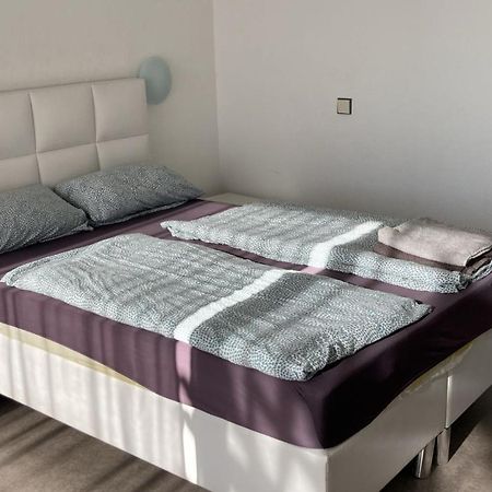 Pension Highway 3 Bielefeld Exterior foto